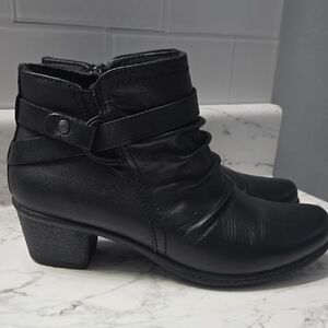 Earth Origins Black Leather Booties Size 6.5 Excellent Condition.